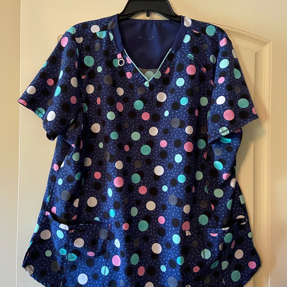 Womens 2x scrub uniform top navy with polka dot soft material silky